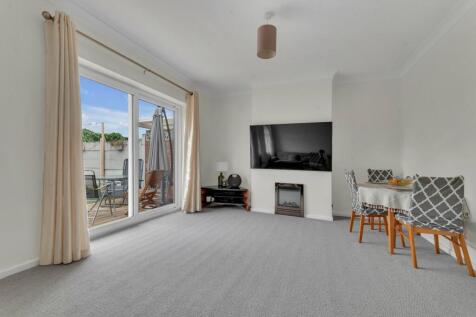 2 bedroom semi-detached bungalow for sale