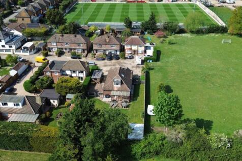 St Pinnock Avenue... 5 bed detached bungalow for sale