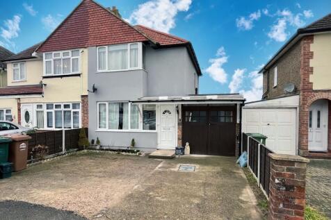 2 bedroom semi-detached house for sale