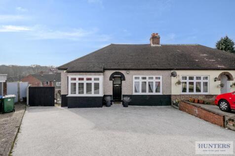 2 bedroom semi-detached bungalow for sale