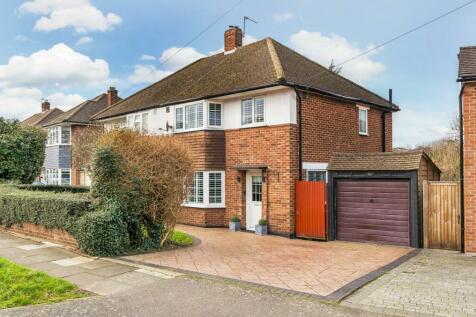 3 bedroom semi-detached house for sale