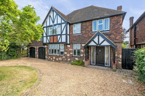 6 bedroom detached house for sale