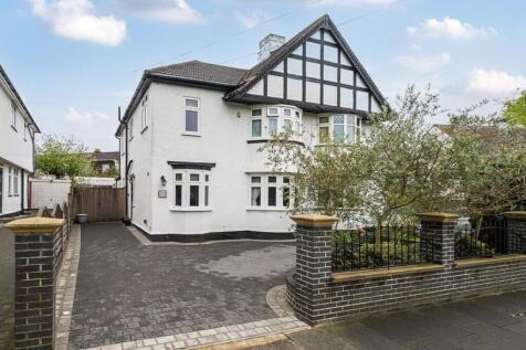 5 bedroom semi-detached house for sale