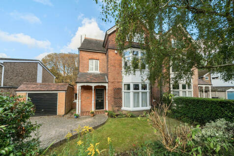 5 bedroom semi-detached house for sale