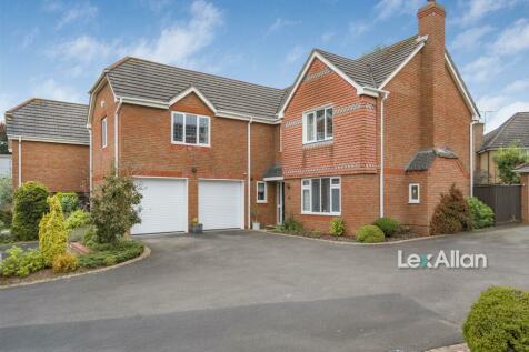 5 bedroom detached house for sale