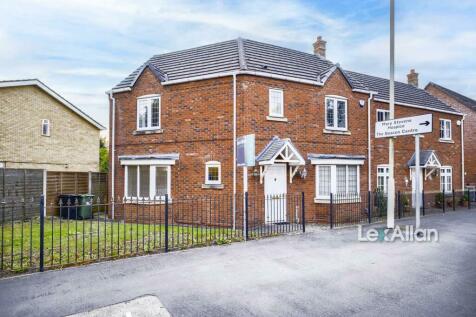 3 bedroom semi-detached house for sale