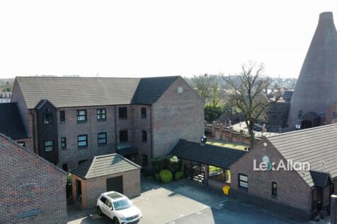 Camellia Gardens, Wordsley, Stourbridge 2 bed apartment for sale