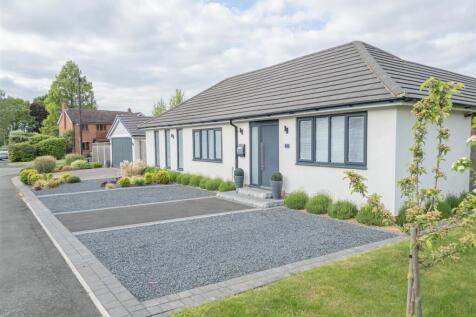 Cobham Road, Stourbridge 4 bed detached bungalow for sale