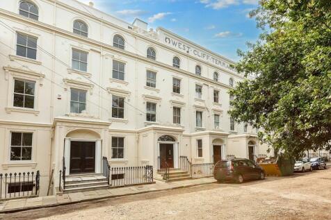 10 Westcliff Terrace Mansions... 3 bed flat for sale