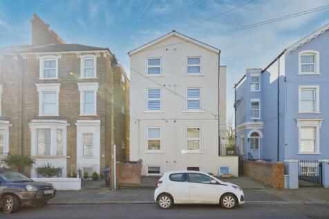 St. Mildreds Road, Ramsgate, CT11 2 bed flat for sale