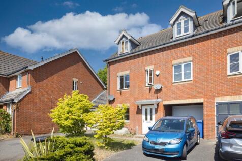 5 bedroom terraced house for sale