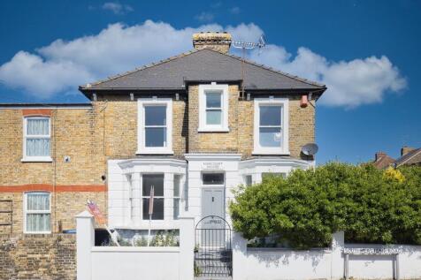 South Eastern Road, Ramsgate, Kent, CT11 2 bed terraced house for sale