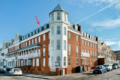 Lewis Crescent, Cliftonville, CT9 2 bed flat for sale