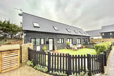 Vincent Farm Courtyard, Manston... 3 bed semi