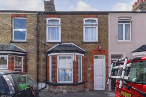 Nash Court Gardens, Margate, Kent, CT9 3 bed terraced house for sale