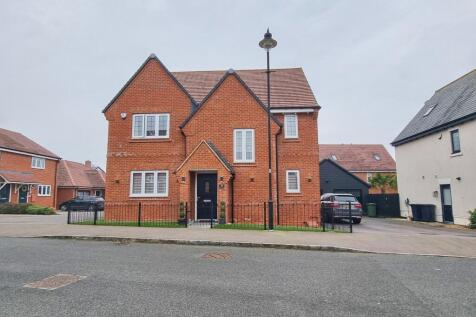 Aspen Way, Silsoe, Bedfordshire, MK45 4 bed detached house for sale