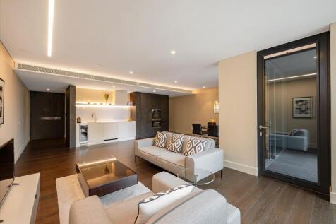 Rathbone Place, London, W1T 2 bed flat for sale