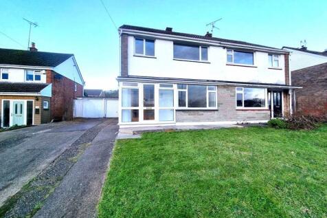 3 bedroom semi-detached house for sale