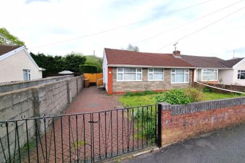 3 bedroom semi-detached bungalow for sale