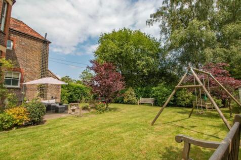 5 bedroom semi-detached house for sale