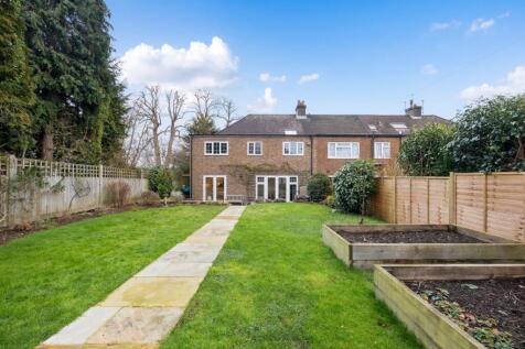5 bedroom end of terrace house for sale