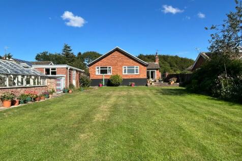 3 bedroom detached bungalow for sale