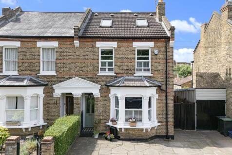 4 bedroom semi-detached house for sale