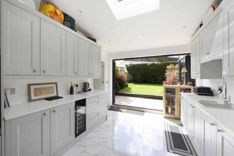 4 bedroom semi-detached house for sale