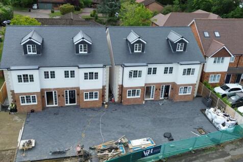Barnett Wood Lane, Ashtead KT21 4 bed semi