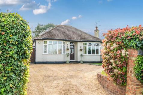 4 bedroom detached bungalow for sale