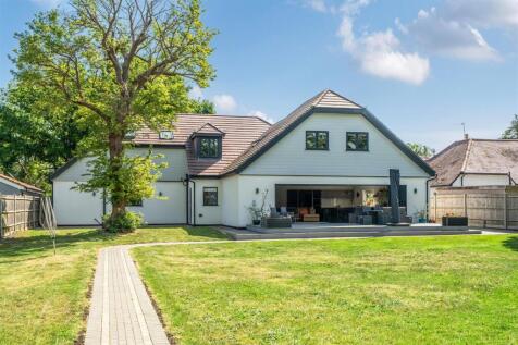 5 bedroom detached house for sale