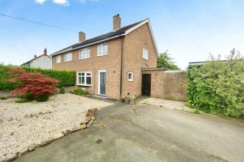 3 bedroom semi-detached house for sale