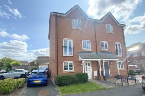 4 bedroom semi-detached house for sale