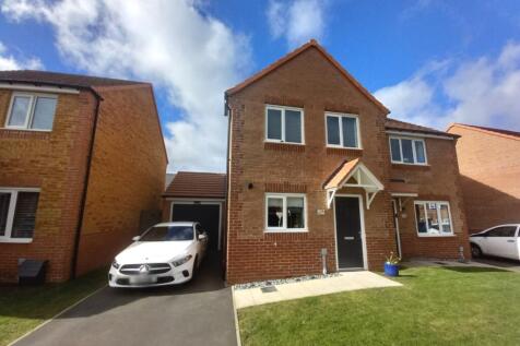 Maxey Drive, Middlestone Moor... 3 bed semi