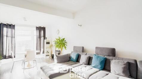 4 bedroom end of terrace house for sale