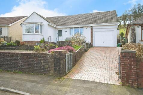 4 bedroom detached bungalow for sale