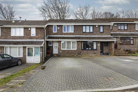 Birkdale Avenue, Huddersfield HD3 3 bed townhouse for sale