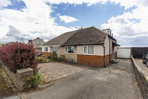 Deer Croft Drive, Huddersfield HD3 4 bed semi