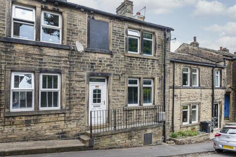 Station Road, Halifax HX4 2 bed terraced house for sale
