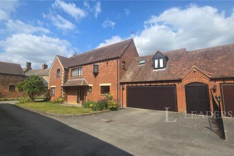 5 bedroom link detached house for sale