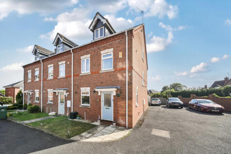 Clarks Hill Rise, Evesham... 3 bed end of terrace house for sale