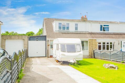 3 bedroom semi-detached bungalow for sale