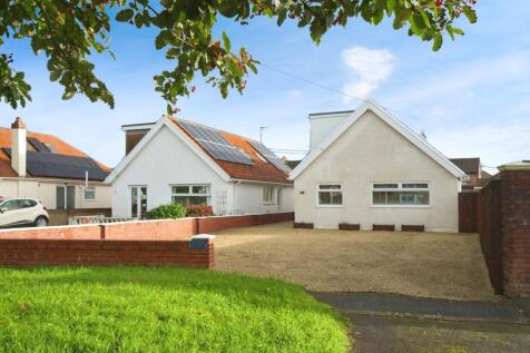 5 bedroom detached bungalow for sale