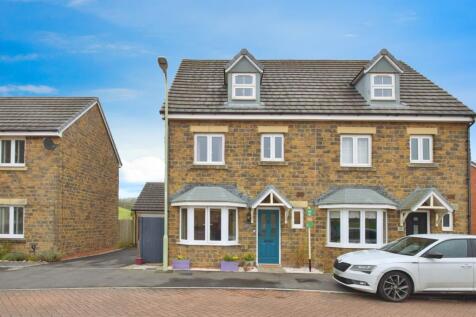 4 bedroom semi-detached house for sale
