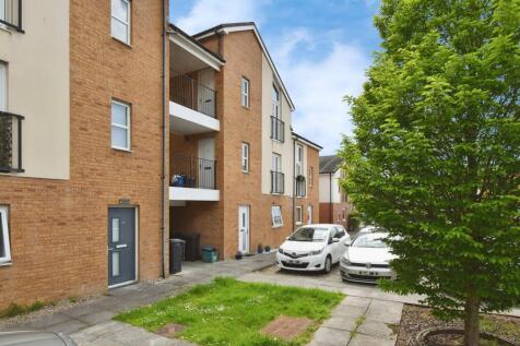 1 bedroom ground floor flat for sale