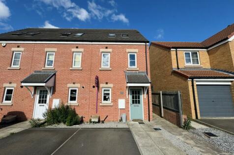 3 bedroom semi-detached house for sale