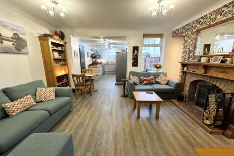 Hall Walk, Peterlee, County Durham, SR8 2 bed terraced house for sale