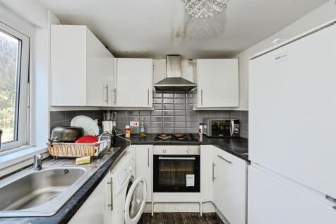 5 bedroom terraced house for sale