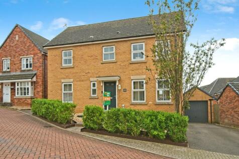 4 bedroom detached house for sale