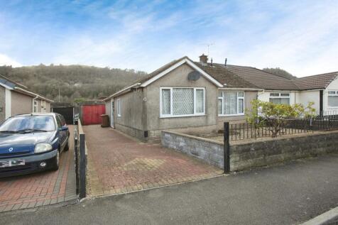 3 bedroom semi-detached bungalow for sale